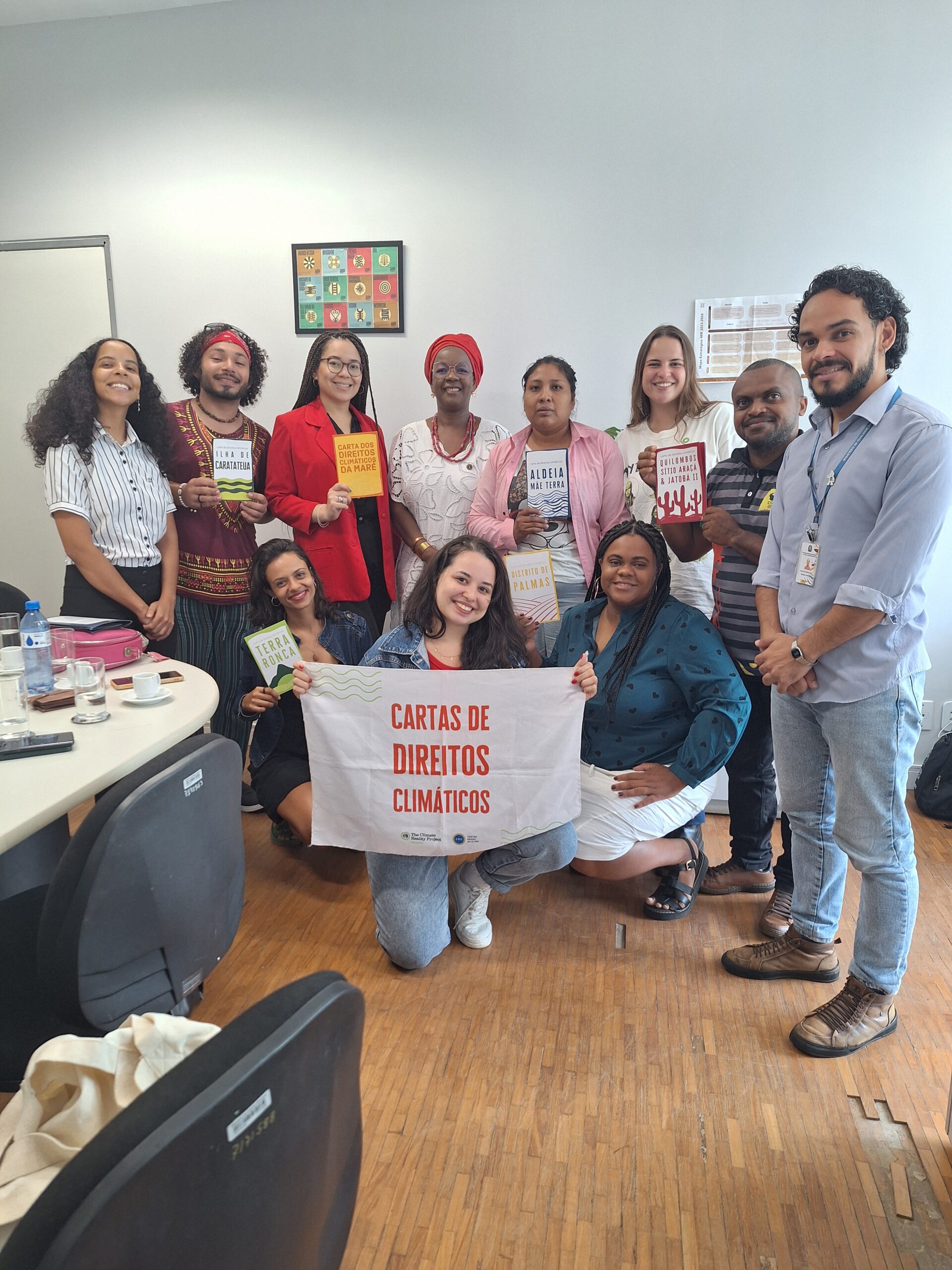 grupo na reunião com o ministério de igualdade racial