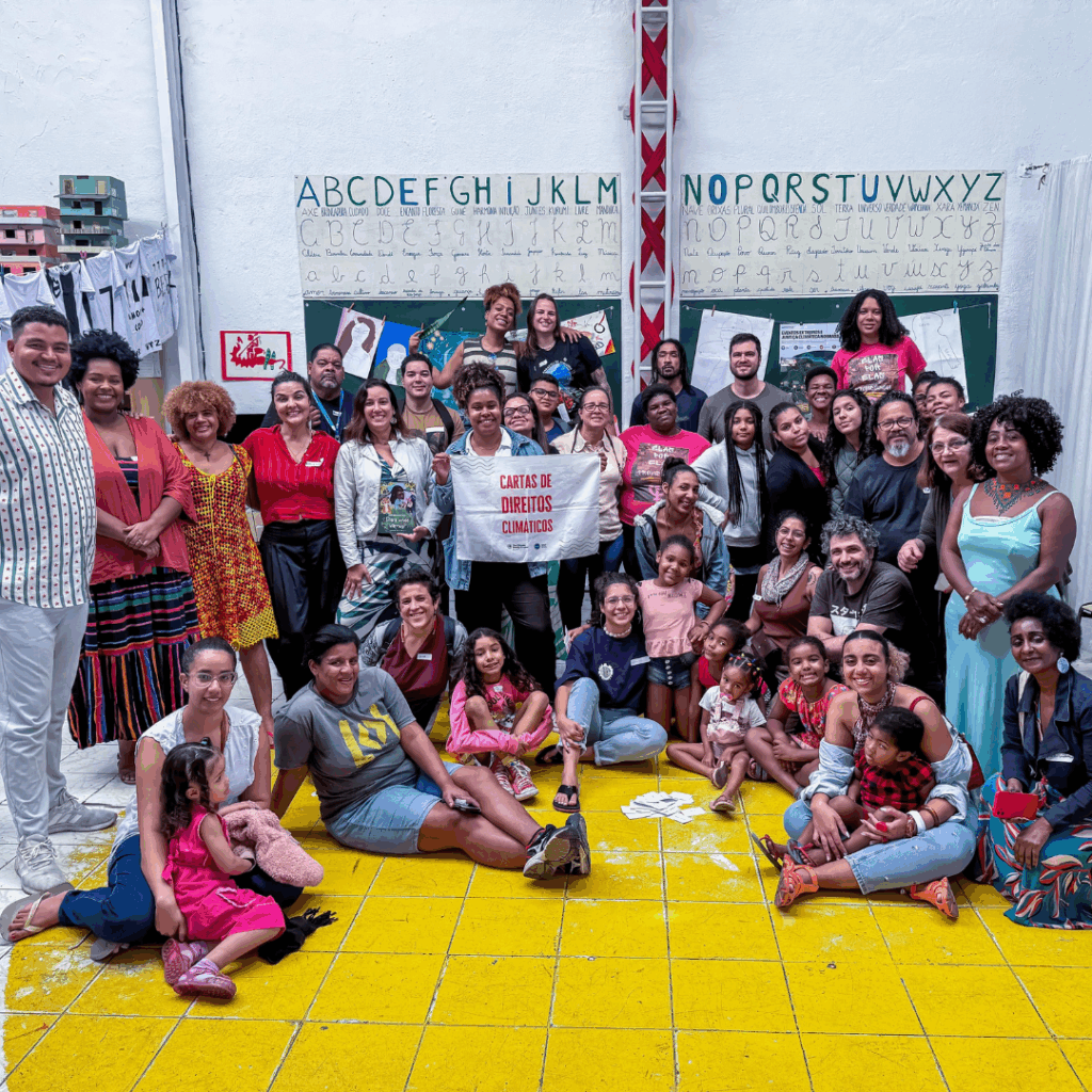 grupo reunido na construção da carta do morro da providencia e pequena africa